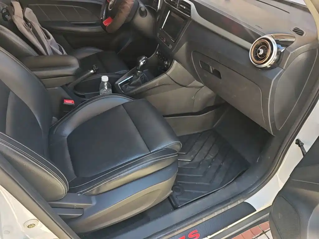 Фото 25 - MG ZS