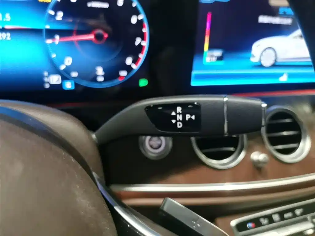 Mercedes-Benz E-Class 2023 E 300 L Sport Luxury фото 21