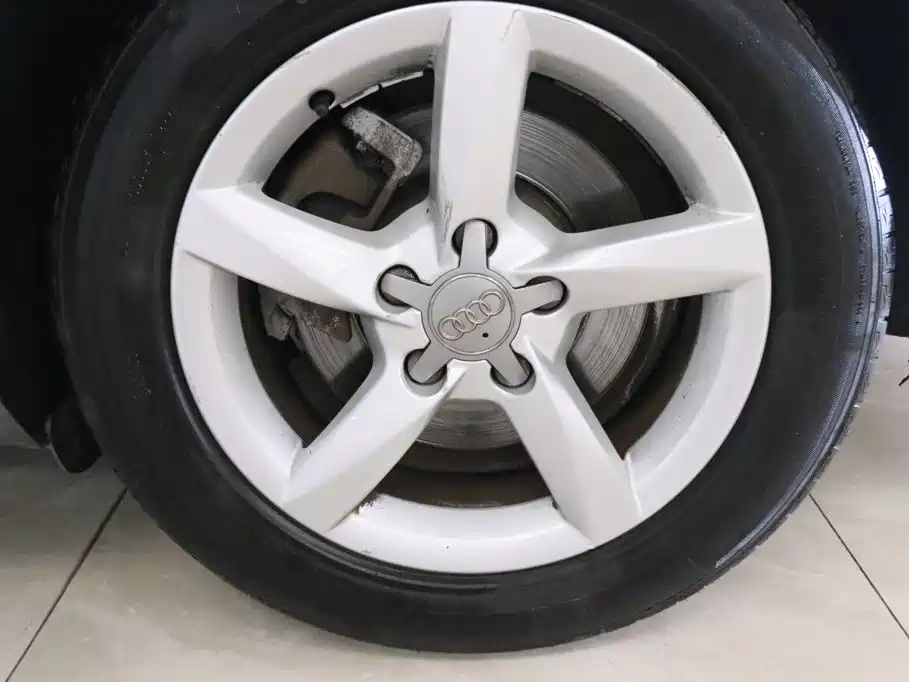 Photo 17 - Audi A4L