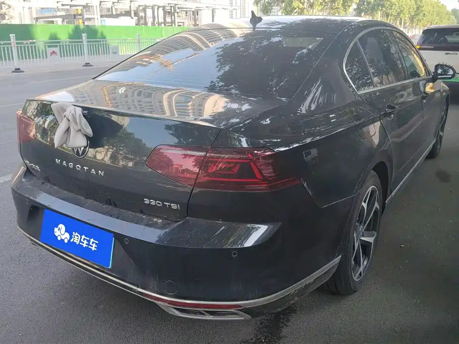 Volkswagen Magotan 2023 Model 2 Million Commemorative Edition 330TSI DSG Luxury фото 3