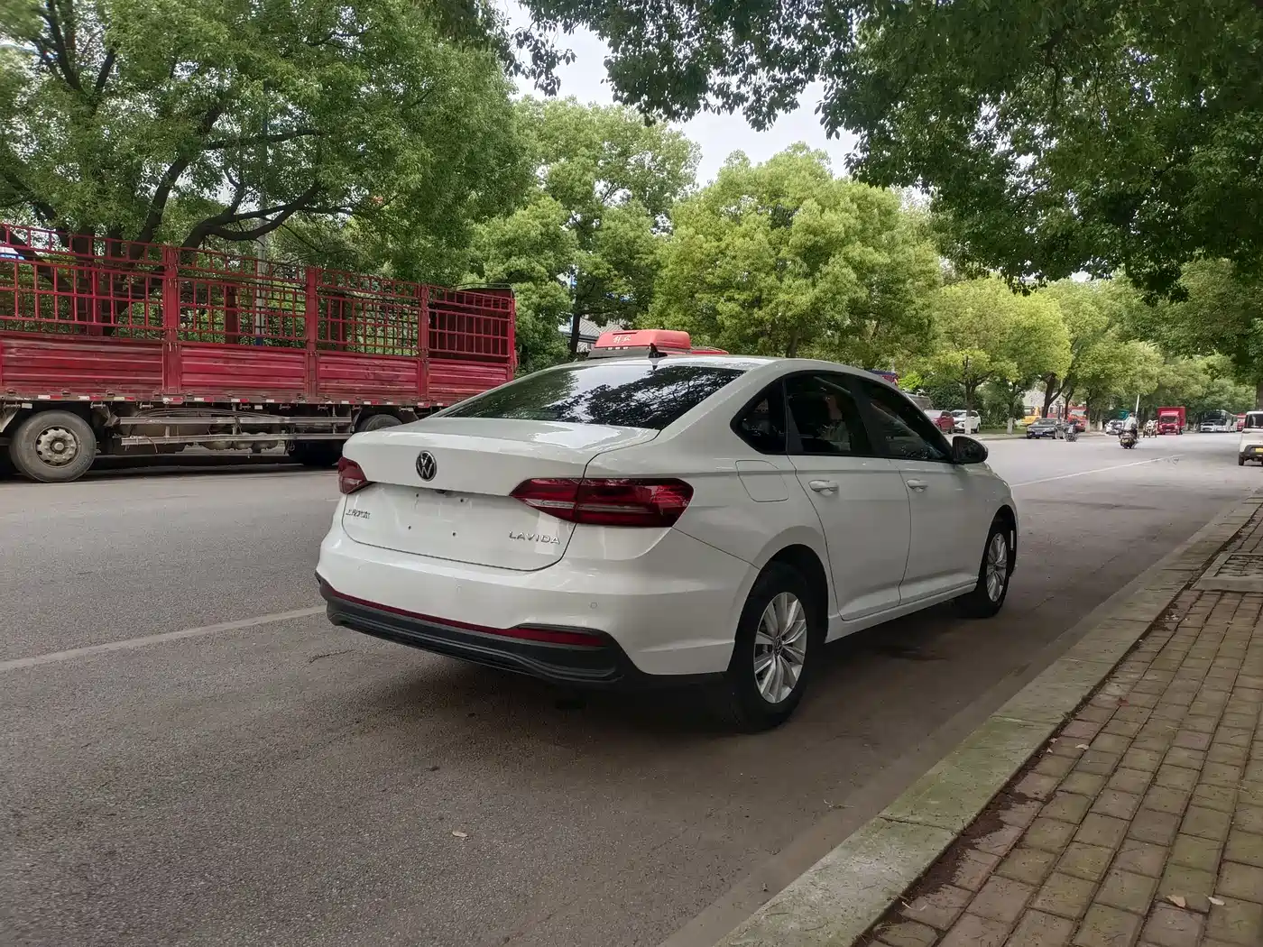 Volkswagen Lavida 2024 Model 1.5L Automatic Delight Edition фото 8