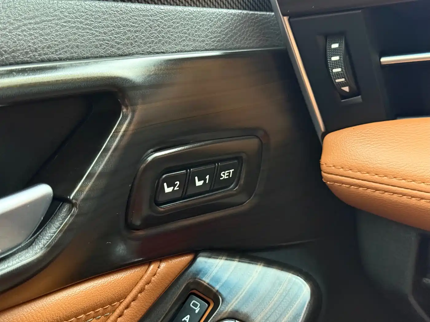Toyota Avalon 2019 Hybrid 2.5L Limited Flagship Version China V фото 9