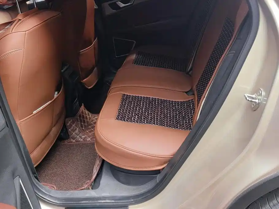 Photo 11 - Geely Emgrand GS