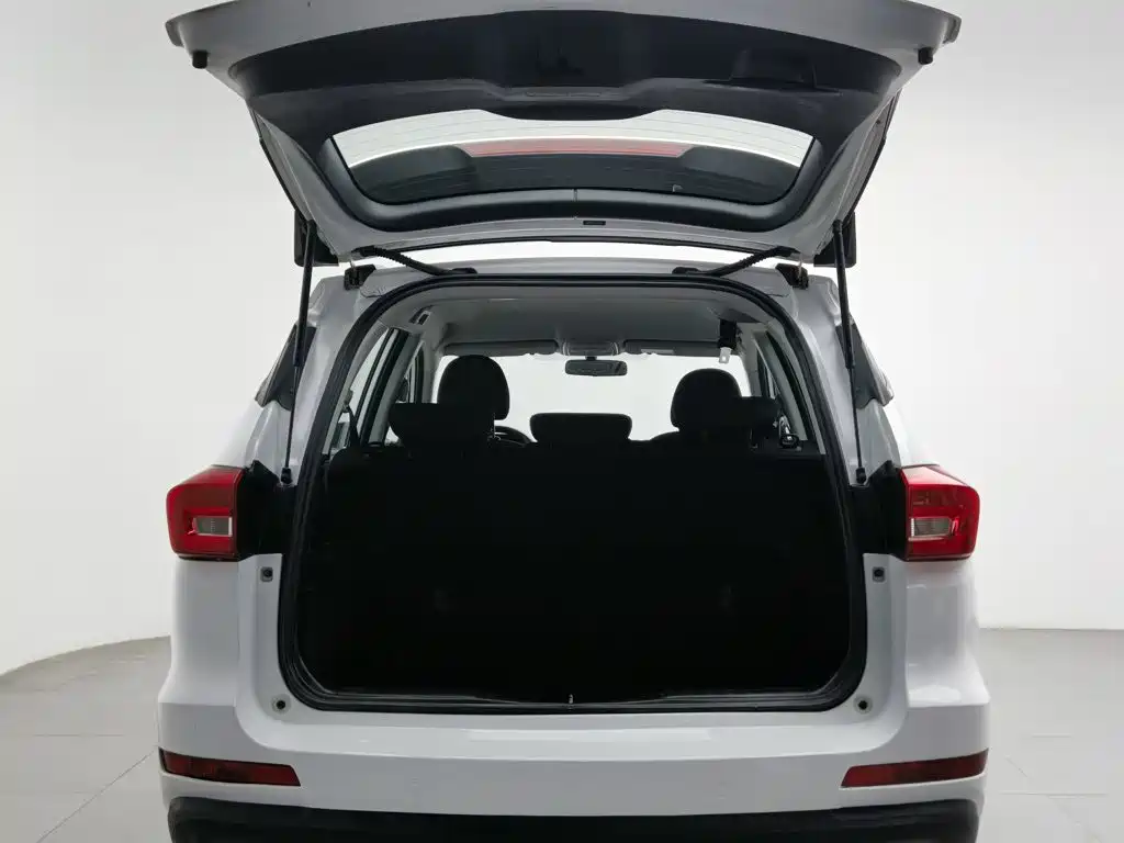 Фото 16 - Haval M6