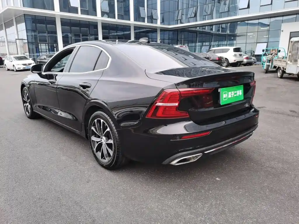Фото 5 - Volvo S60