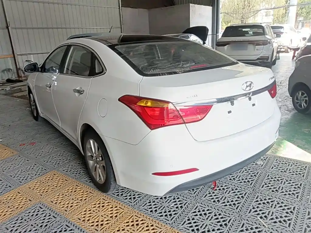 Hyundai Mistra 2014 1.8L Auto Smart GLS фото 5