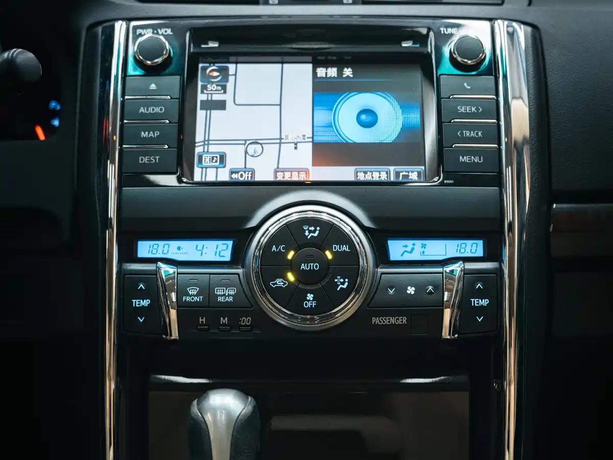 Toyota Reiz 2013 2.5V Shangrui Navigation Edition фото 23