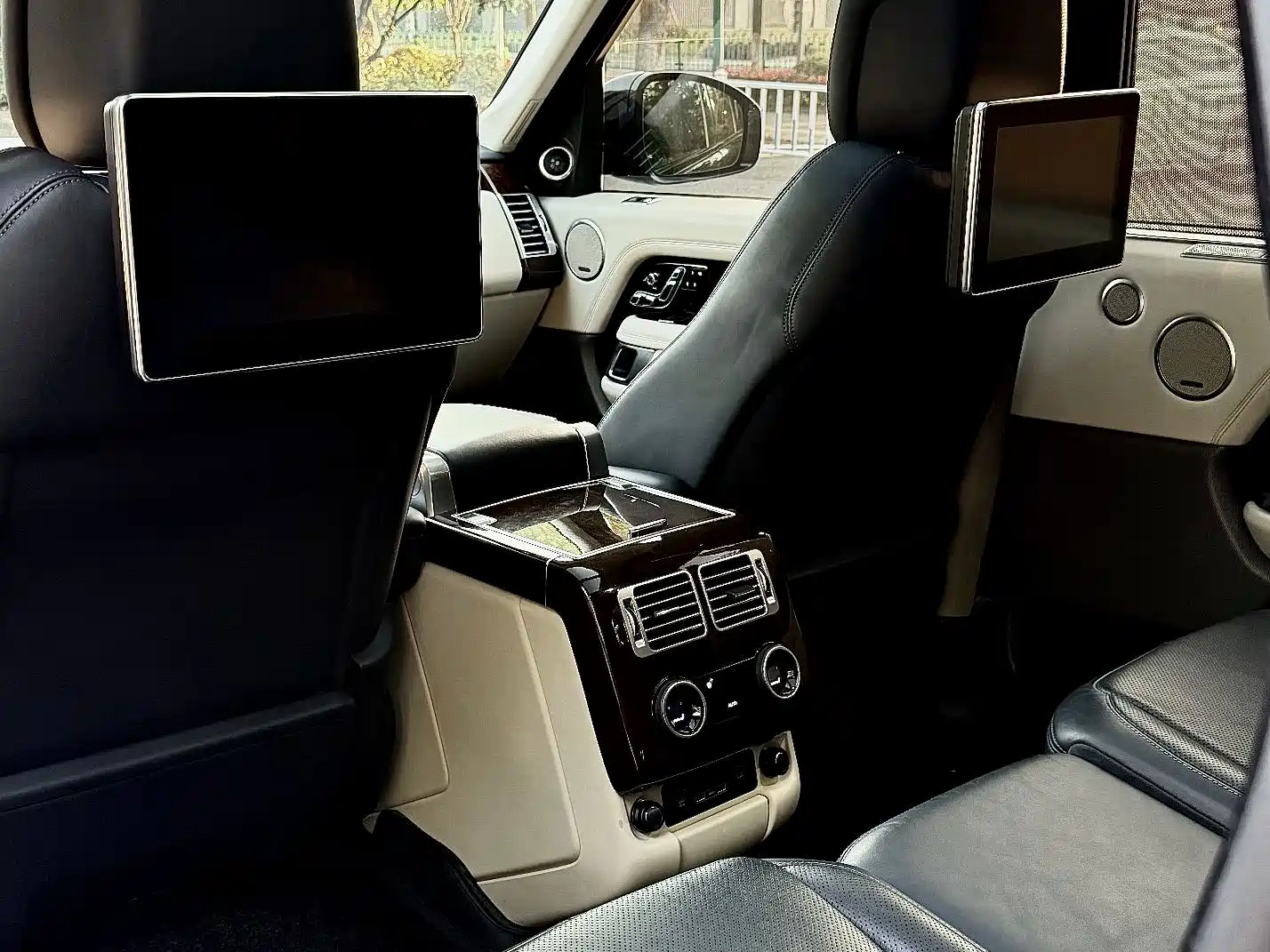 Фото 10 - Land Rover Range Rover