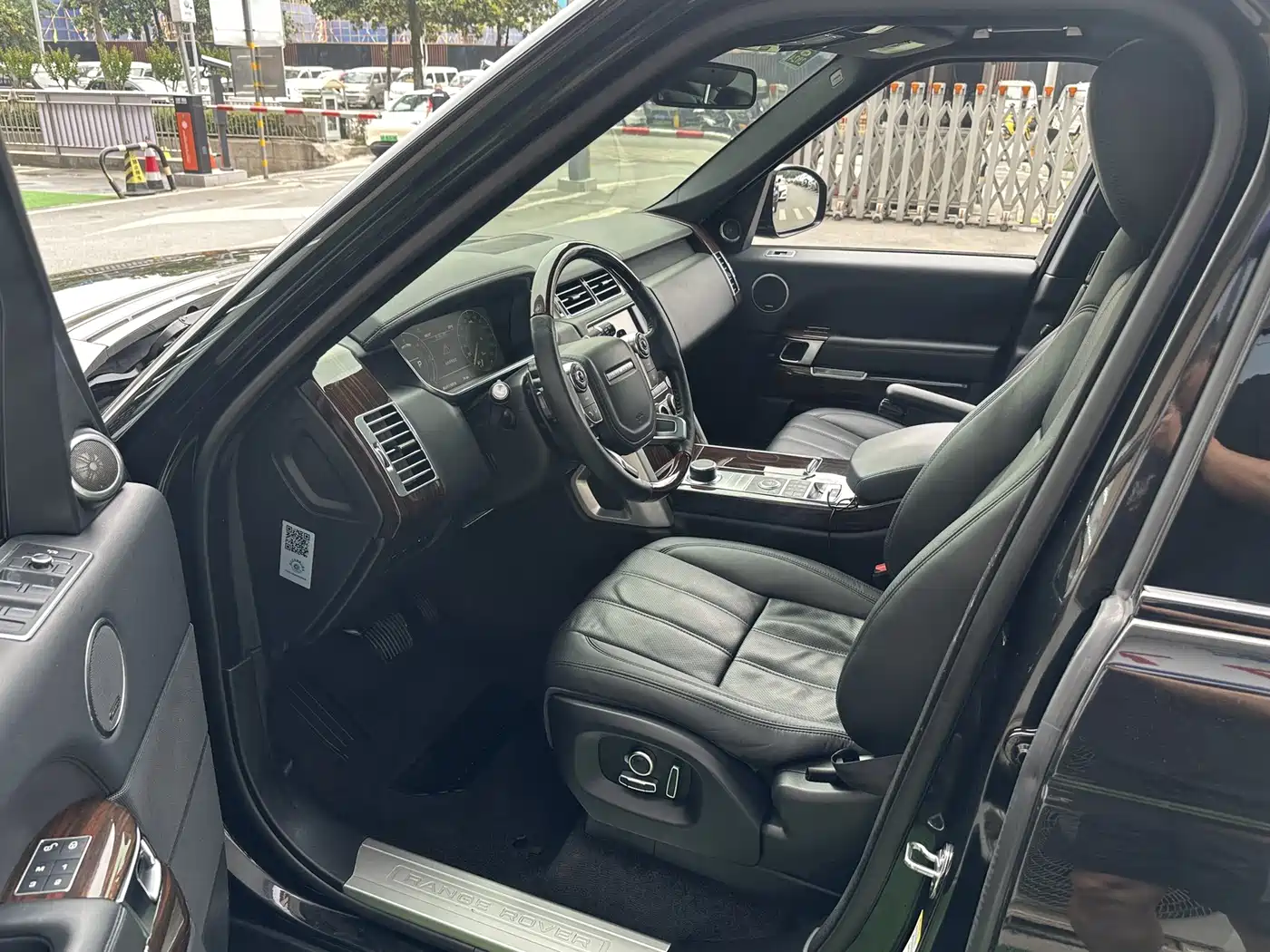 Land Rover Range Rover 2015 3.0 TDV6 Vogue фото 4