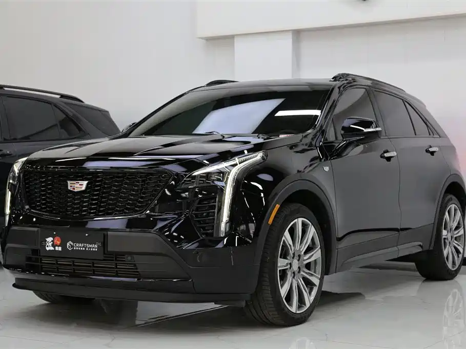 CADILLAC XT4