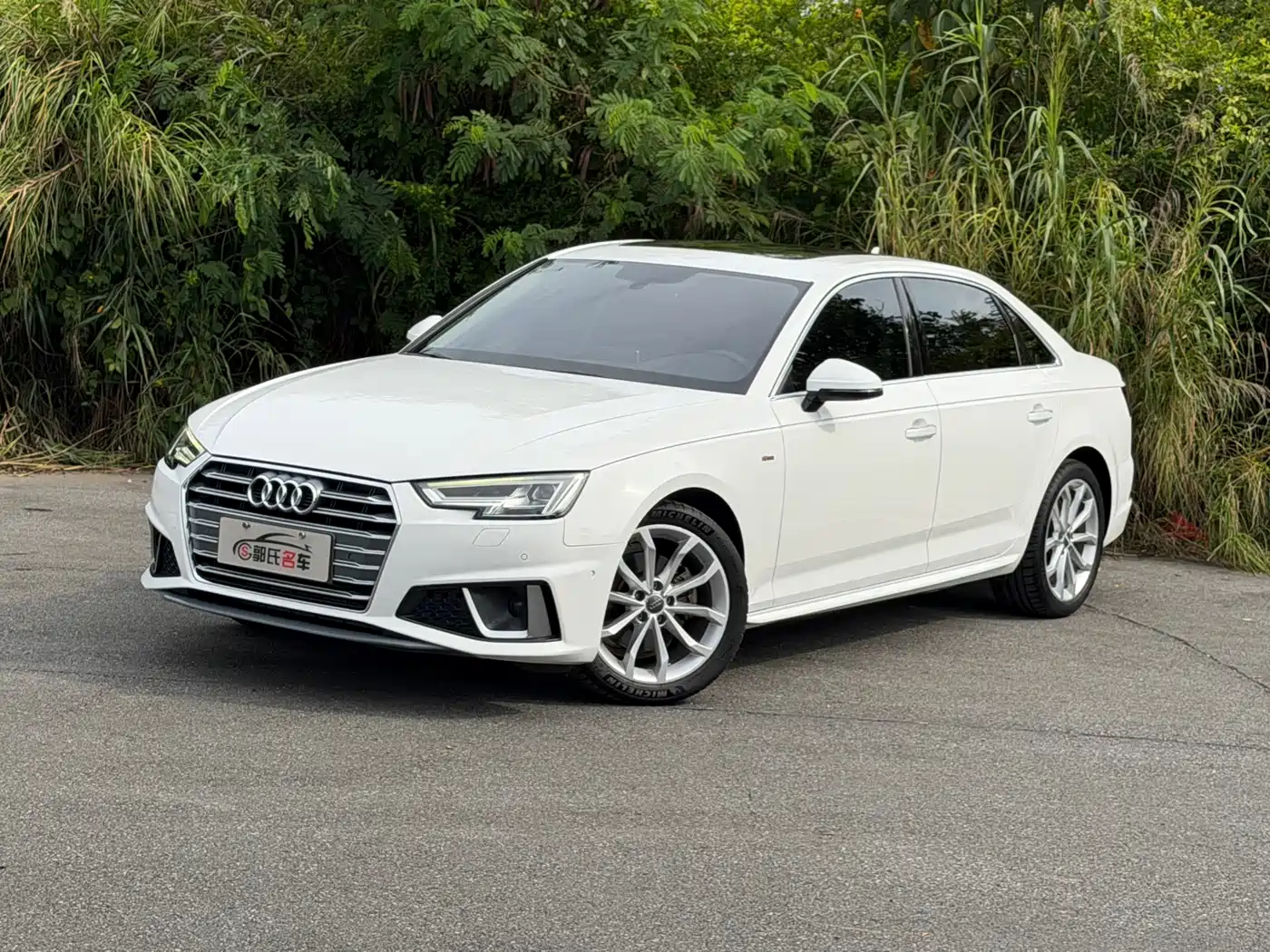 Фото 1 - Audi A4L