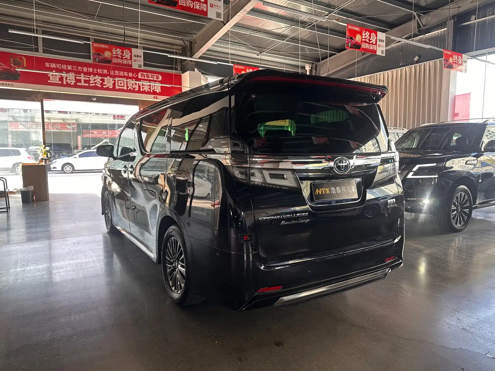 Фото 6 - Toyota Vellfire