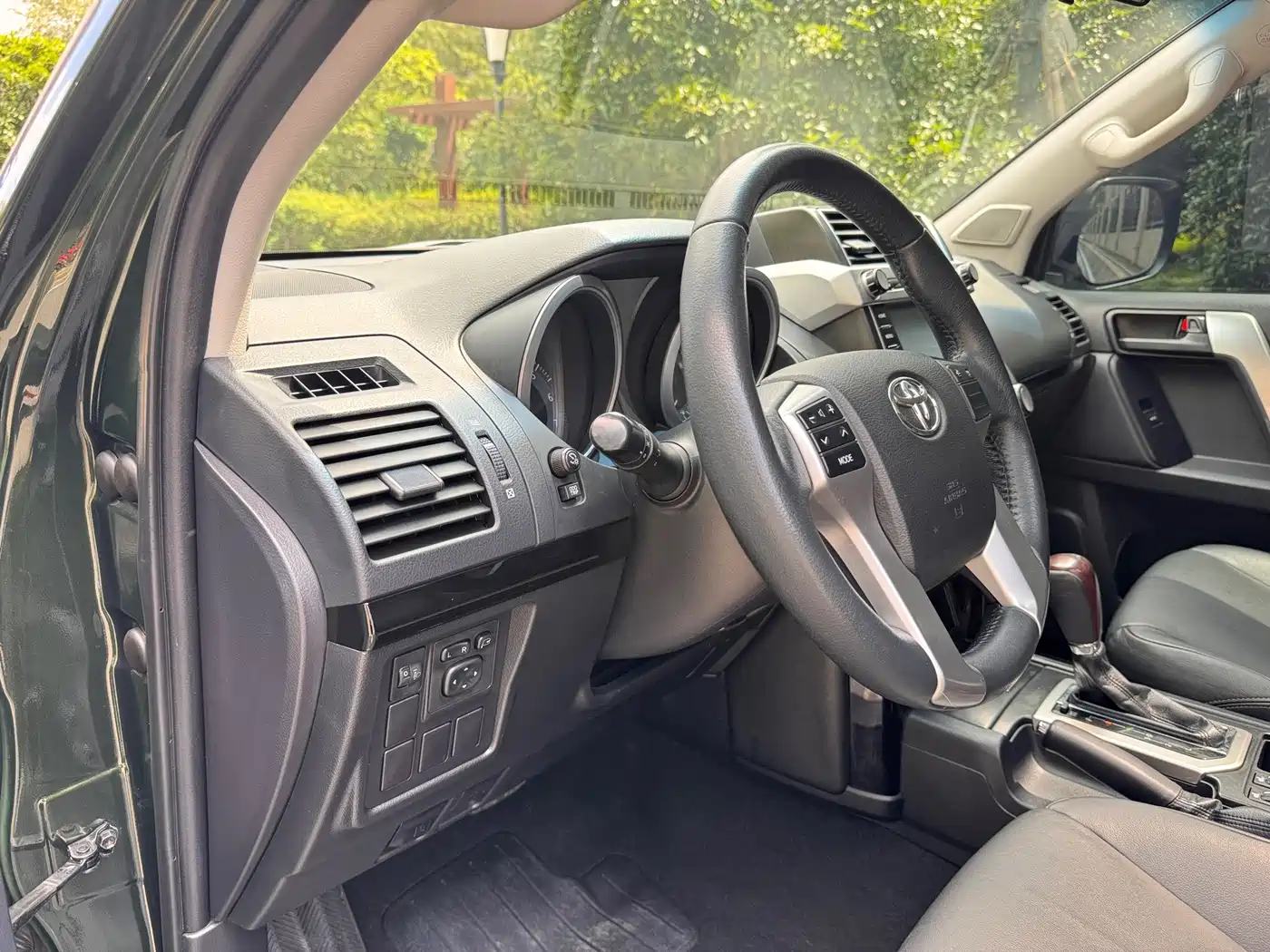 Toyota Prado 2015 2015 2.7L Automatic Standard