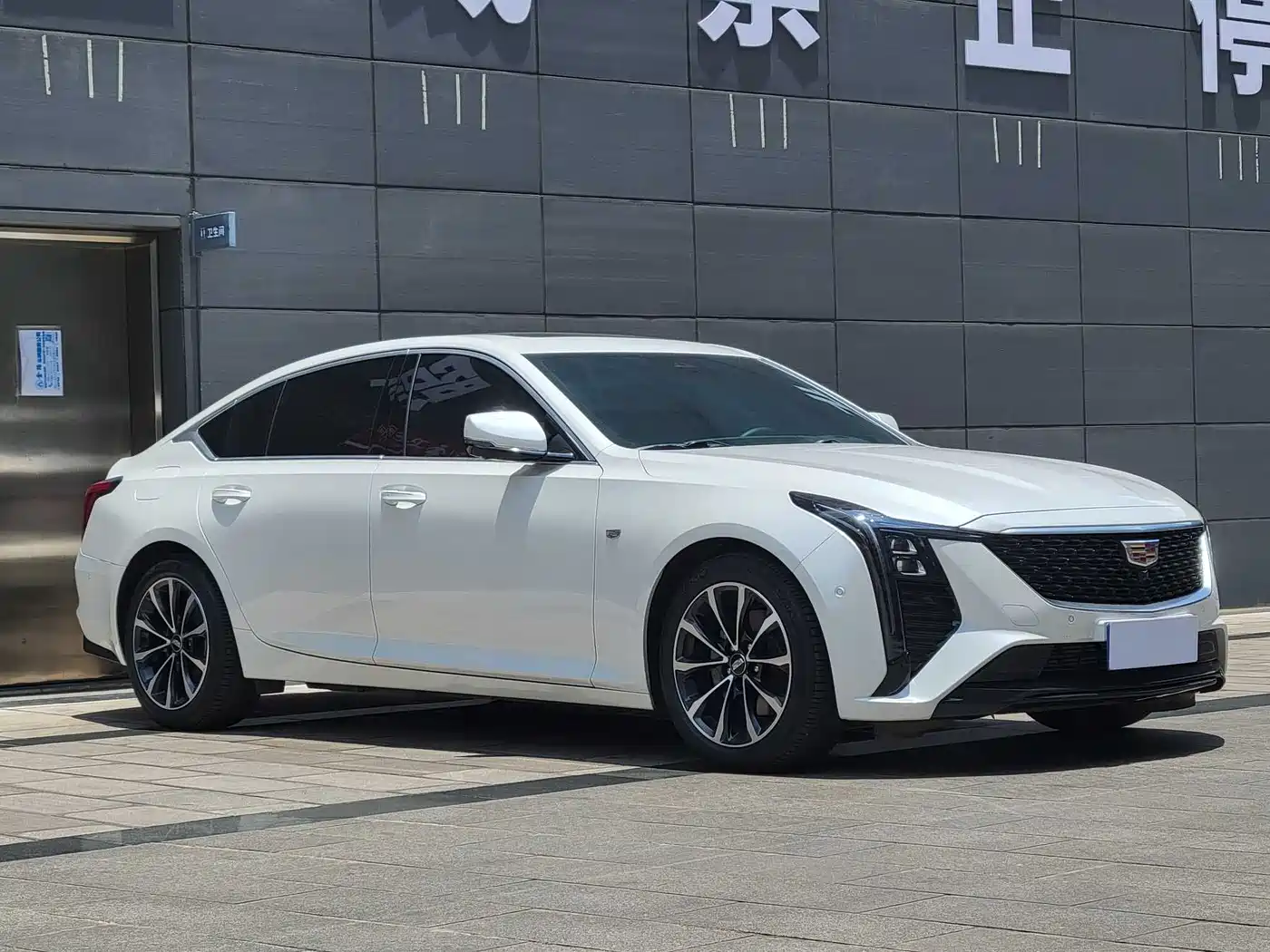 Cadillac CT5 2025 Model 28T Urban Sport Edition фото 3