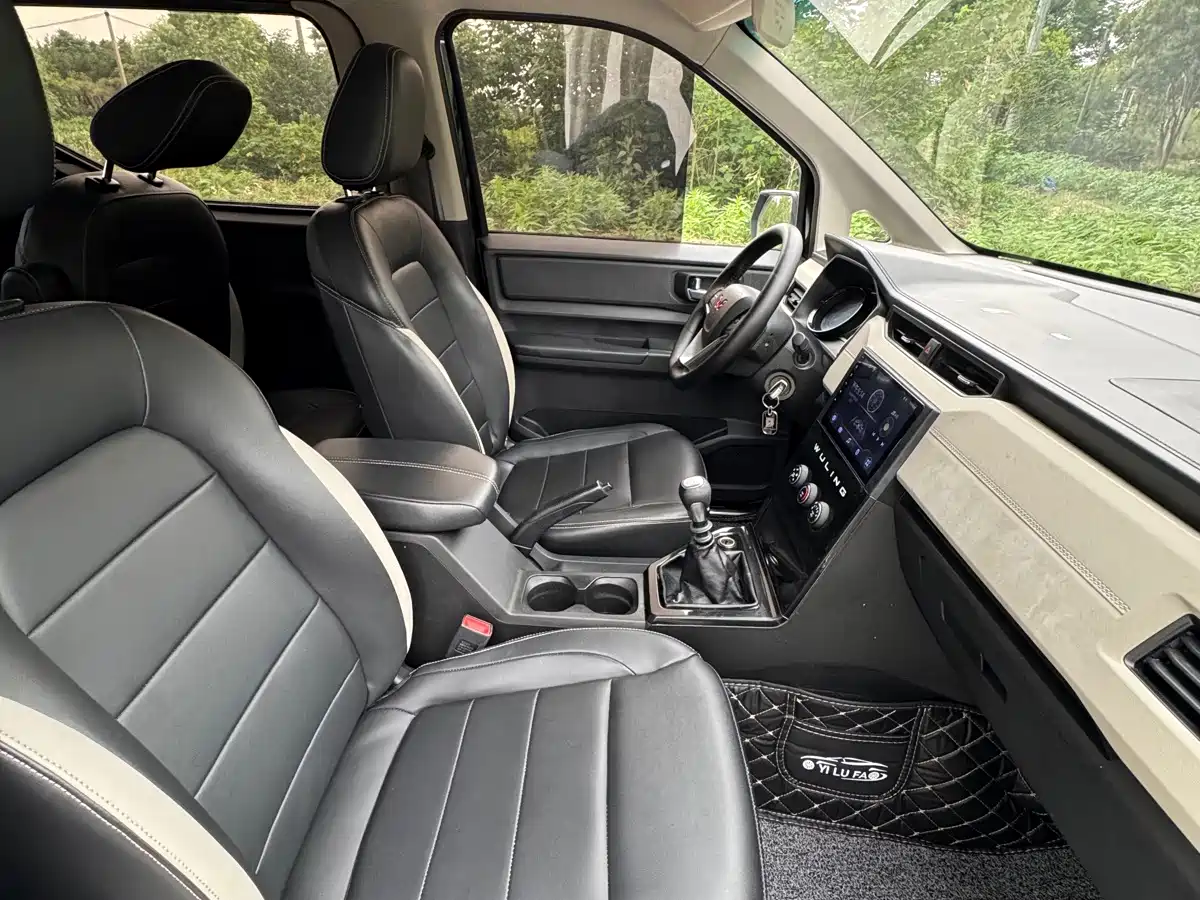 Wuling Motors Wuling Journey 2022 2021 1.5T Manual Luxury Edition