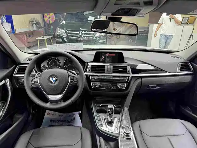 BMW 3 Series 2017 320Li M Sport — фото 4