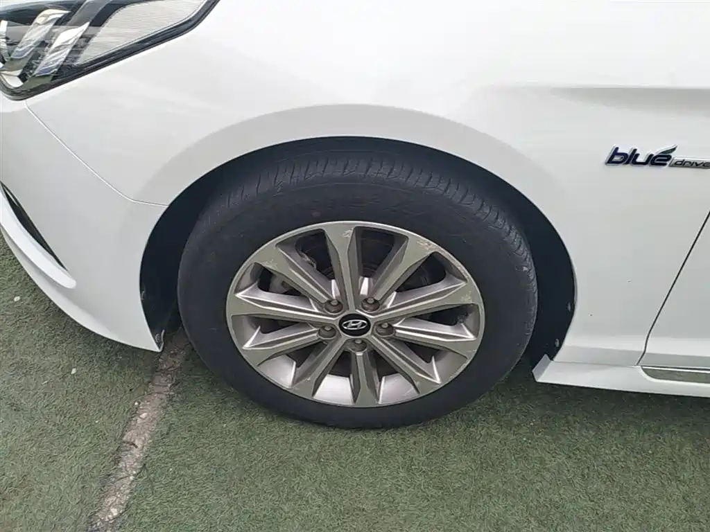 Hyundai Sonata 2015 1.6T GLS Smart фото 23