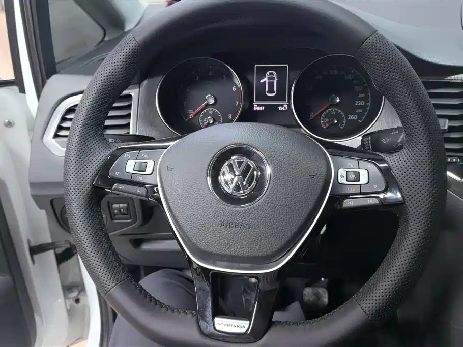 Volkswagen Golf Sportsvan 2016 230TSI Manual Progressive фото 15