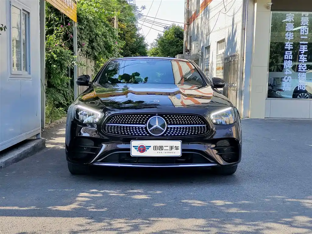 Mercedes-Benz E-Class New Energy 2022 E 350 e L Plug-in Hybrid Sports Sedan фото 2
