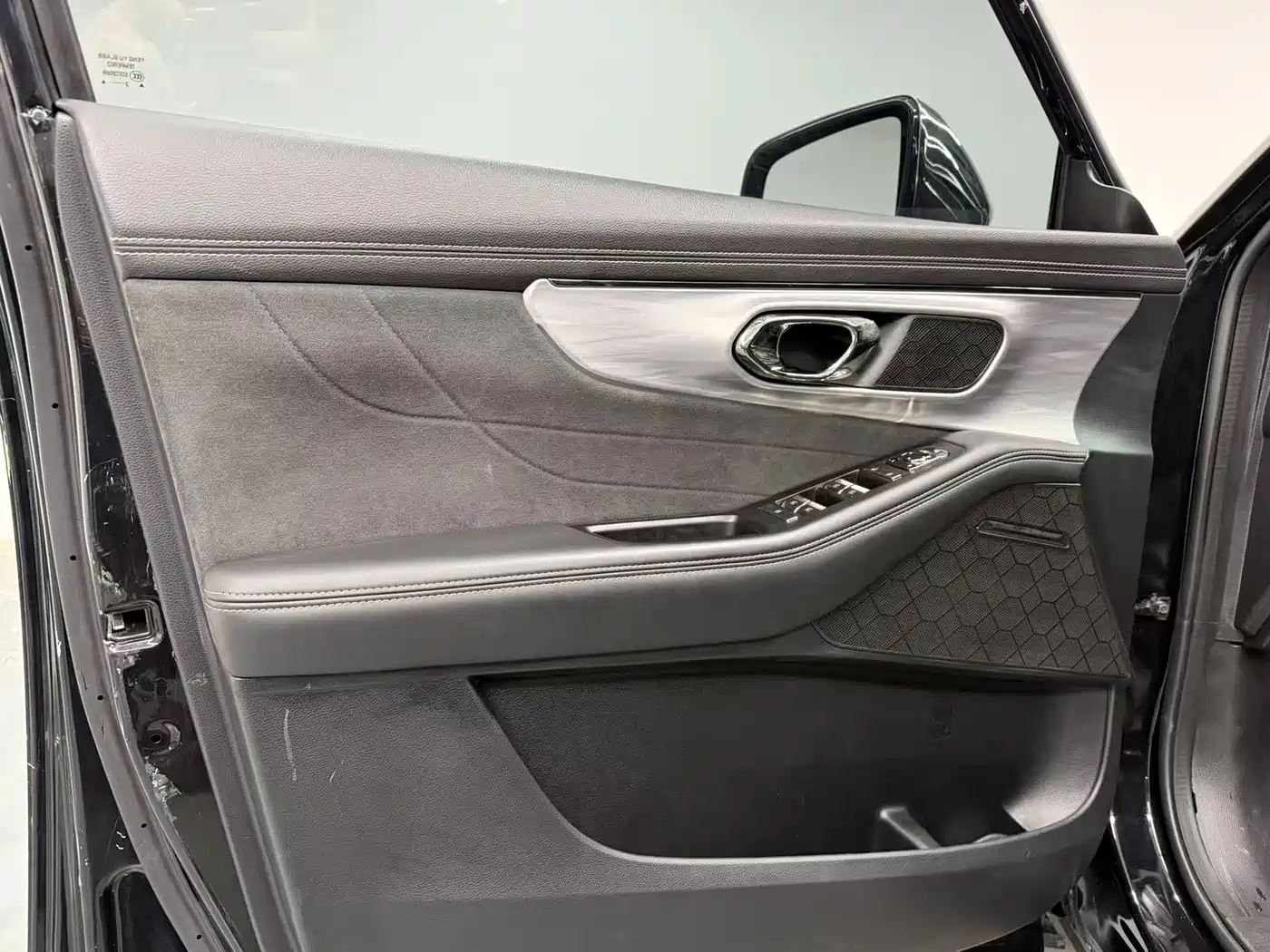 GAC Trumpchi Trumpchi GS8 2022 Dual Engine Series 2.0TM 2WD Premium Edition (7-Seater) фото 14