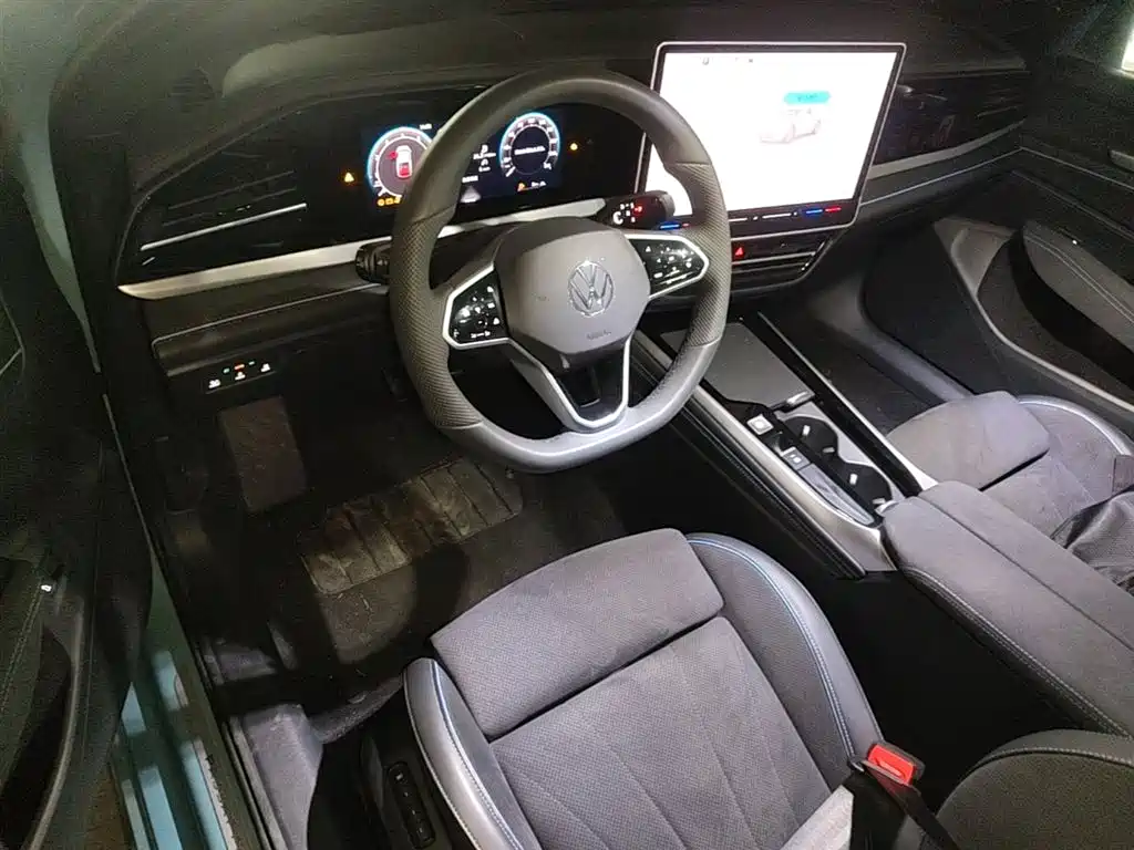 Volkswagen Passat 2025 Model Pro 380TSI Starlight Dragon Premium Edition фото 16