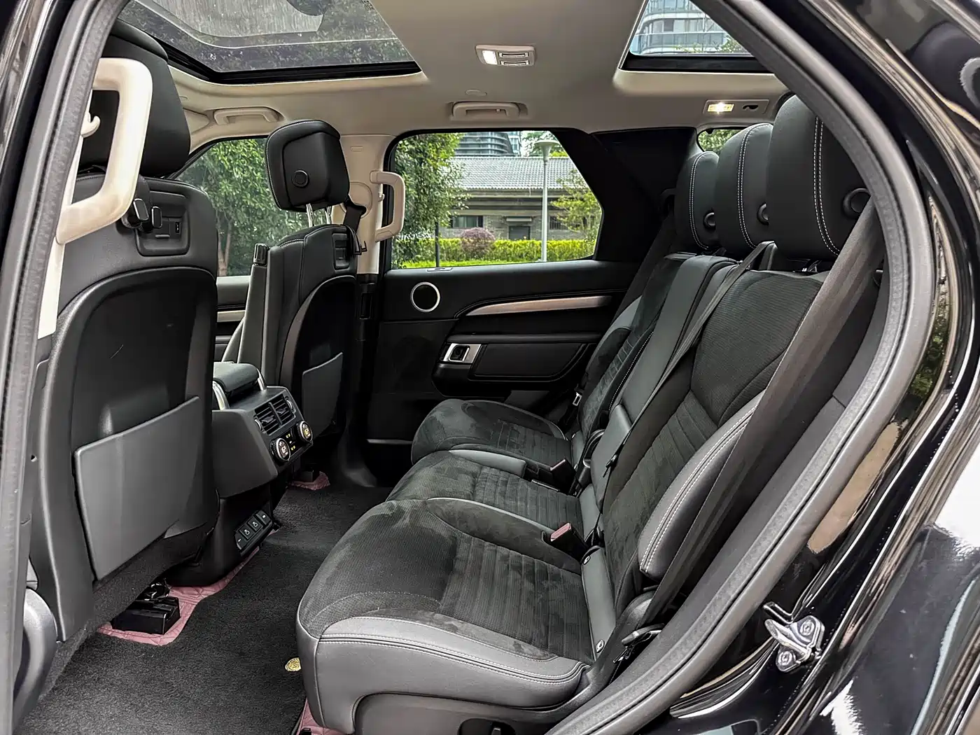 Land Rover Discovery 2021 360PS R-Dynamic SE фото 12