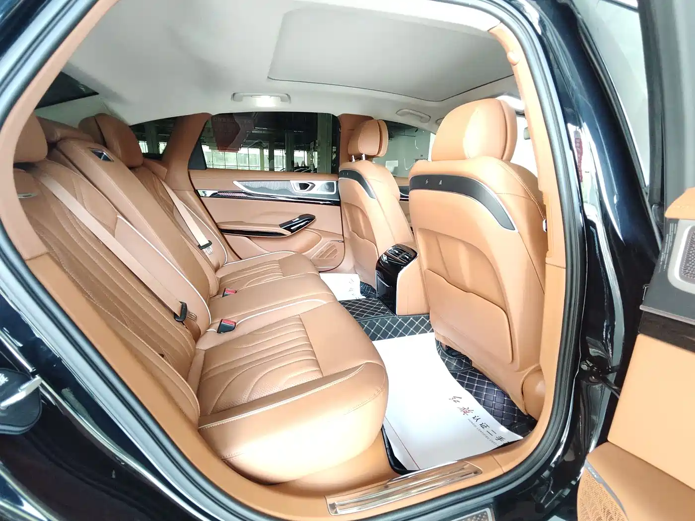 Hongqi H9 2025 2.0T 2WD Qixiang Luxury Business Edition 5-seater фото 9