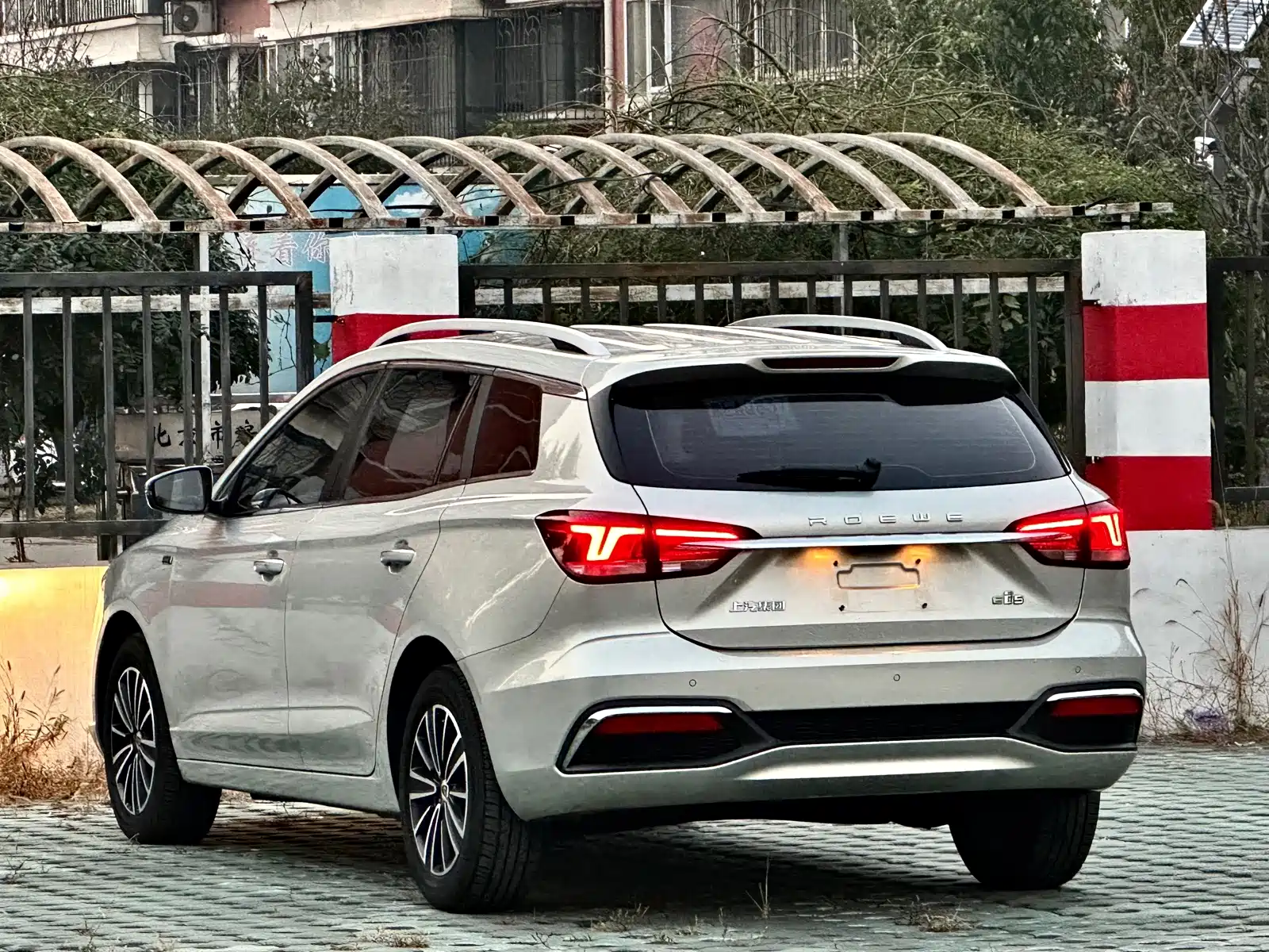 Фото 2 - Roewe Ei5