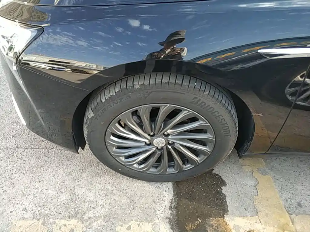 Buick LaCrosse 2025 2025 Model 28T Platinum Edition
