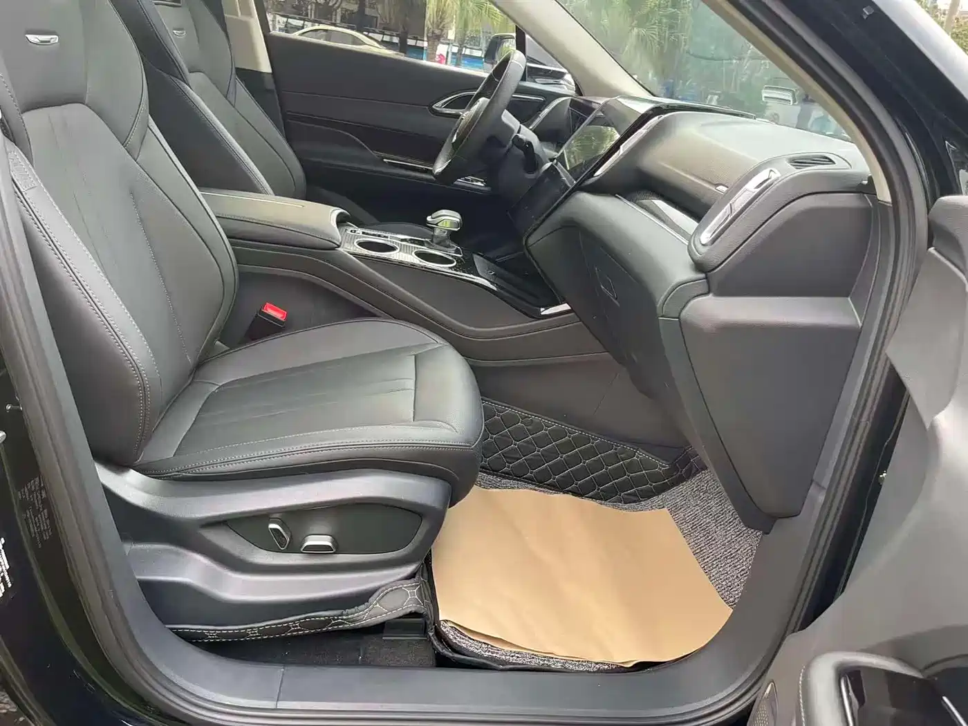 Hongqi HS3 2024 2.0T Capable Edition фото 12
