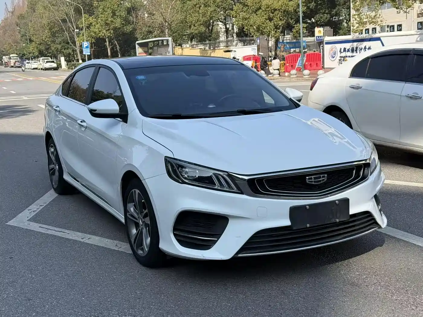 Фото 3 - Geely Binrui