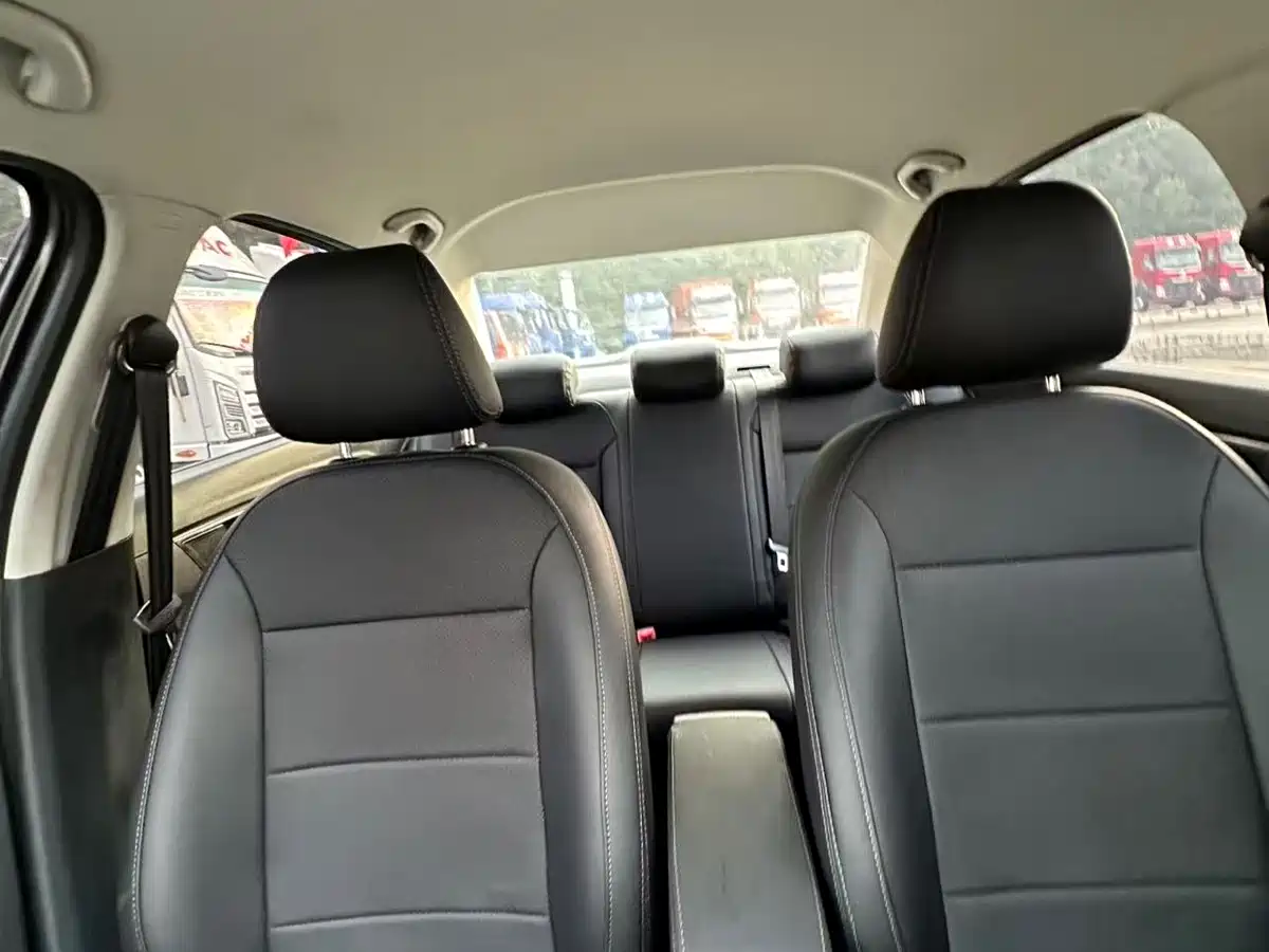 Volkswagen Lavida 2013 Facelift Classic 1.6L Automatic Trend фото 19