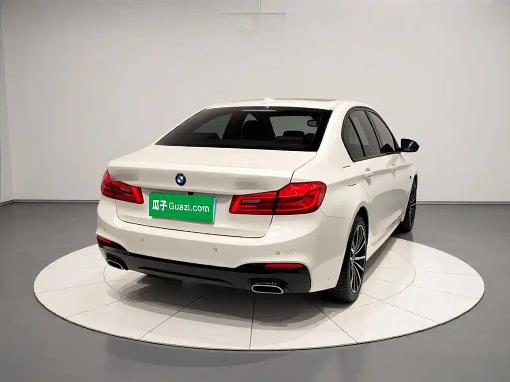 BMW 5 Series 2018 Facelift 530Li Exclusive M Sport Package фото 3