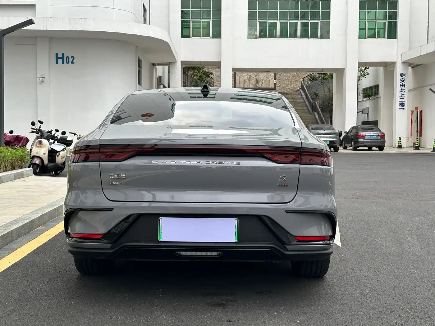 BYD Han 2025 DM-i Smart Driving Edition 125KM Honor фото 5