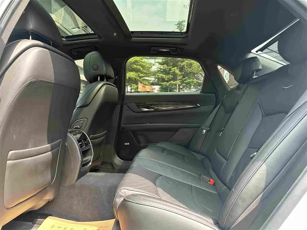 Фото 20 - Cadillac CT6