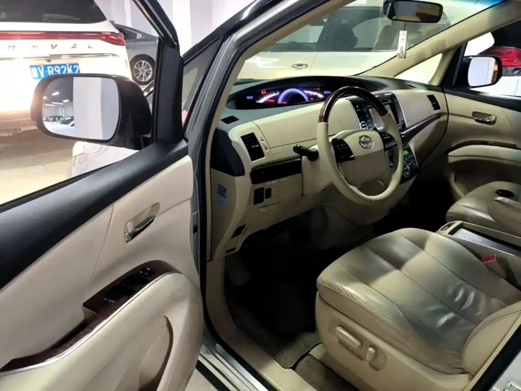 Photo 12 - Toyota Previa