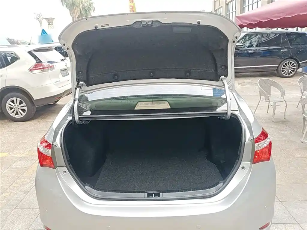 Toyota Corolla 2014 1.6L CVT GL-i фото 19