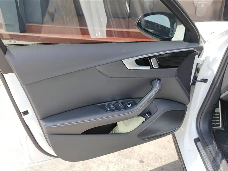 Audi A4L 2023 40 TFSI Luxury Sport фото 7