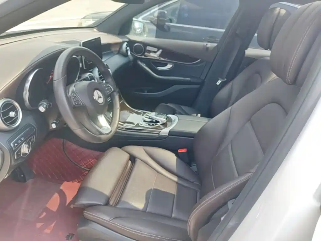 Photo 15 - Mercedes-Benz GLC