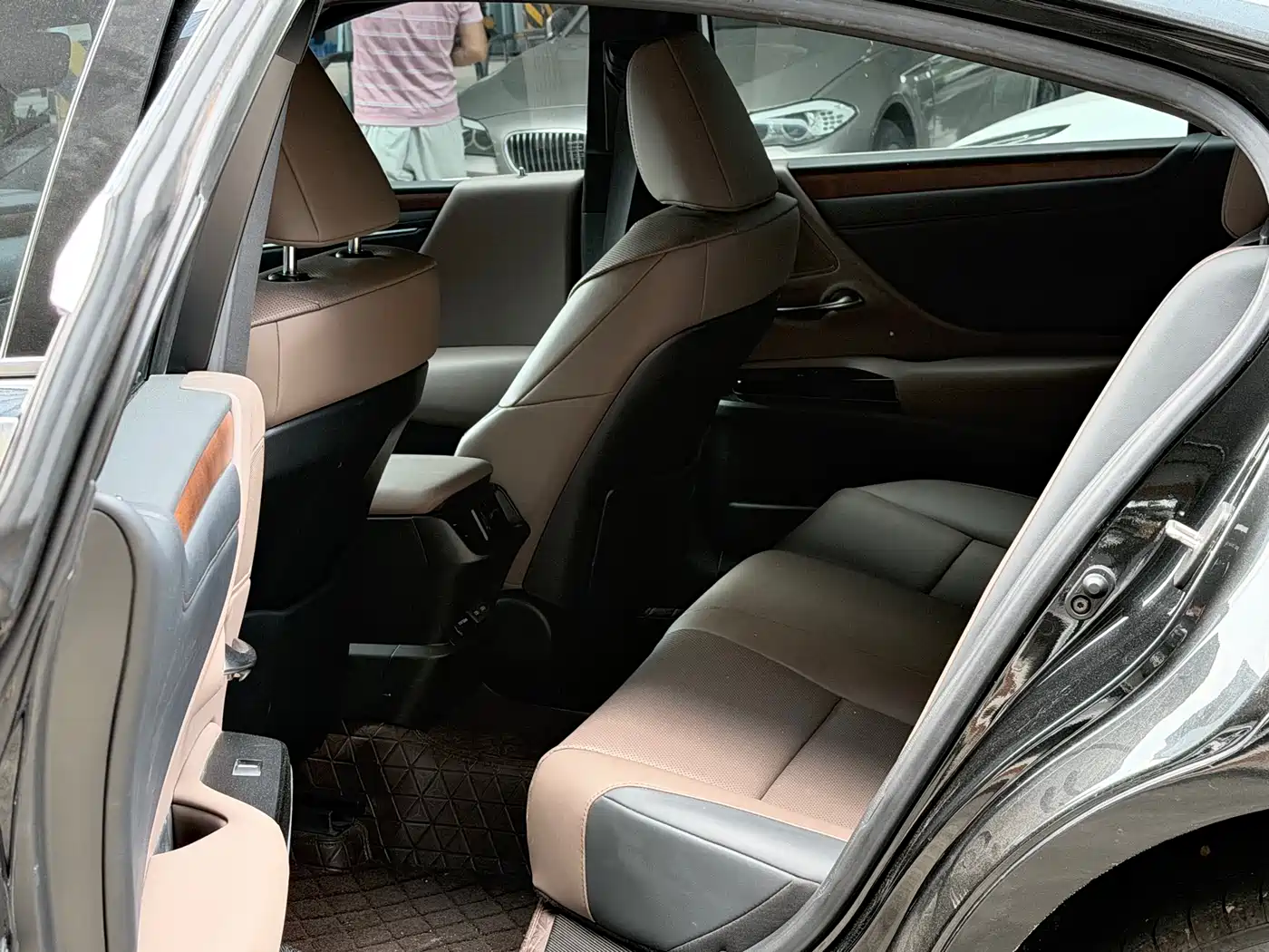 Lexus ES 2024 200 Premium Edition фото 8