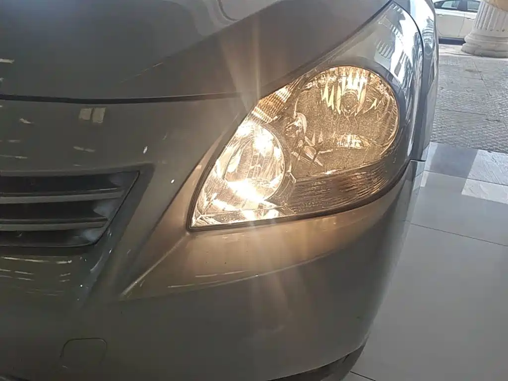Toyota E'Z 2014 Xingyao 180E CVT Elite фото 24