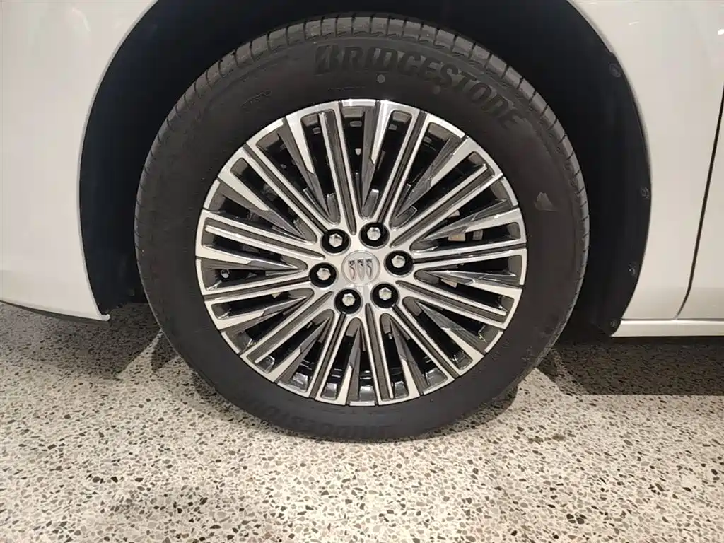 Buick GL8 2025 Land Honor Premium Edition фото 23