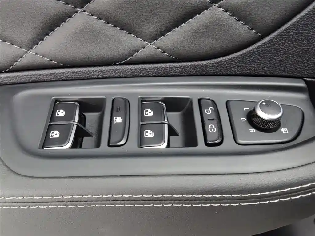 Hongqi HS7 2022 2.0T DCT 2WD ZhiLian QiChang Edition 5-seater фото 9
