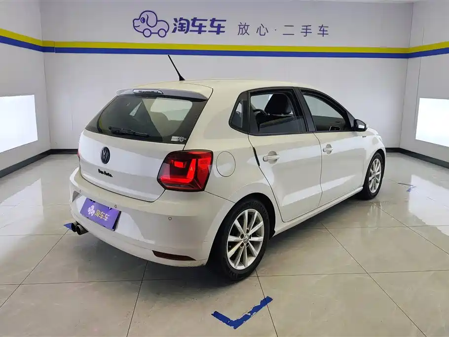 Volkswagen Polo 2014 1.4L Automatic Comfort Edition фото 3