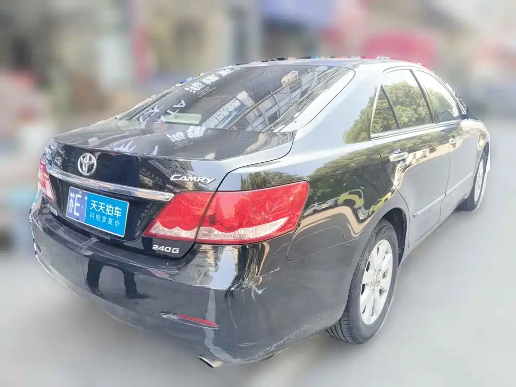Photo 2 - Toyota Camry