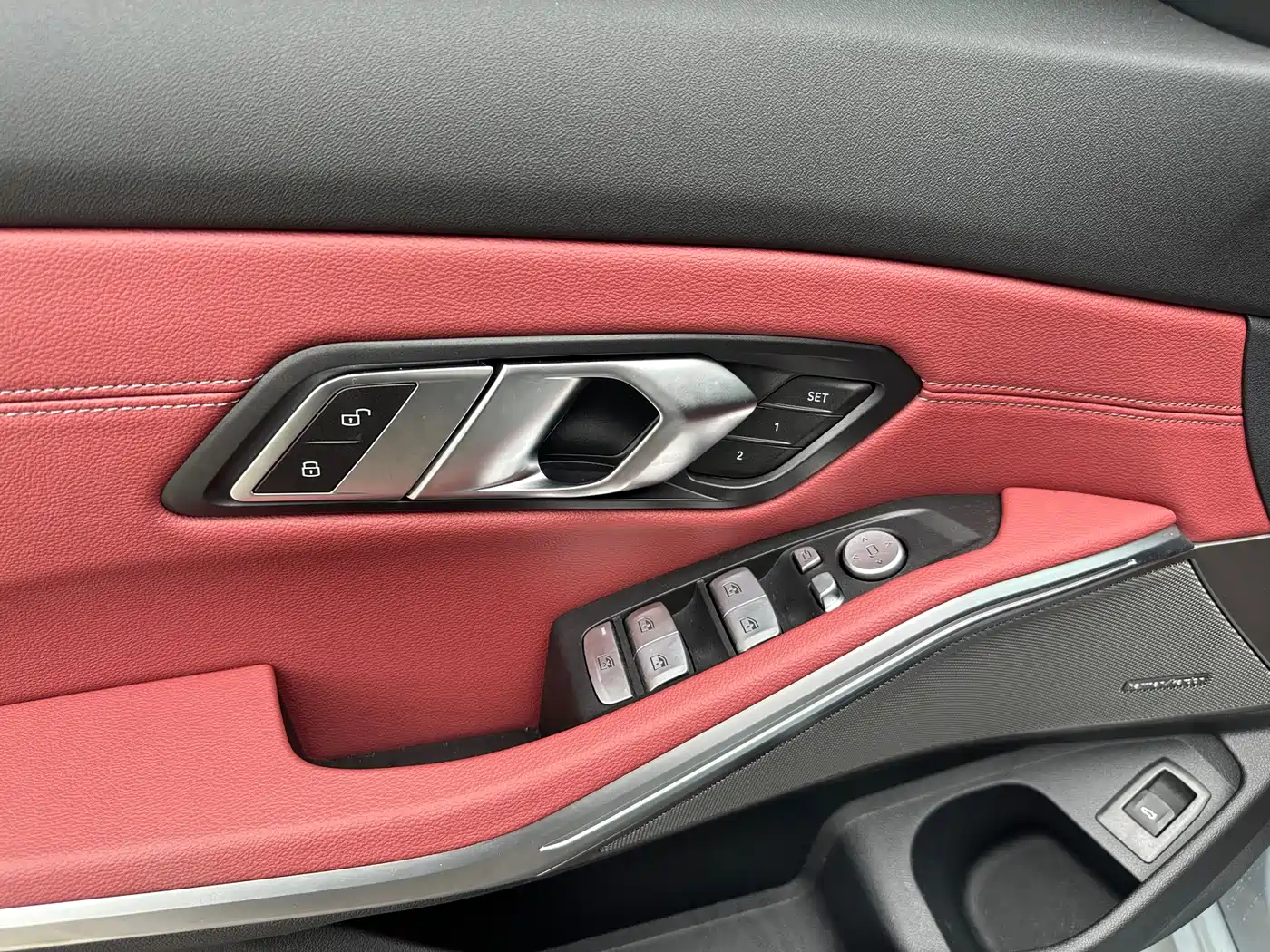 BMW 3 Series 2026 330Li M Sport Shadowline Package фото 10