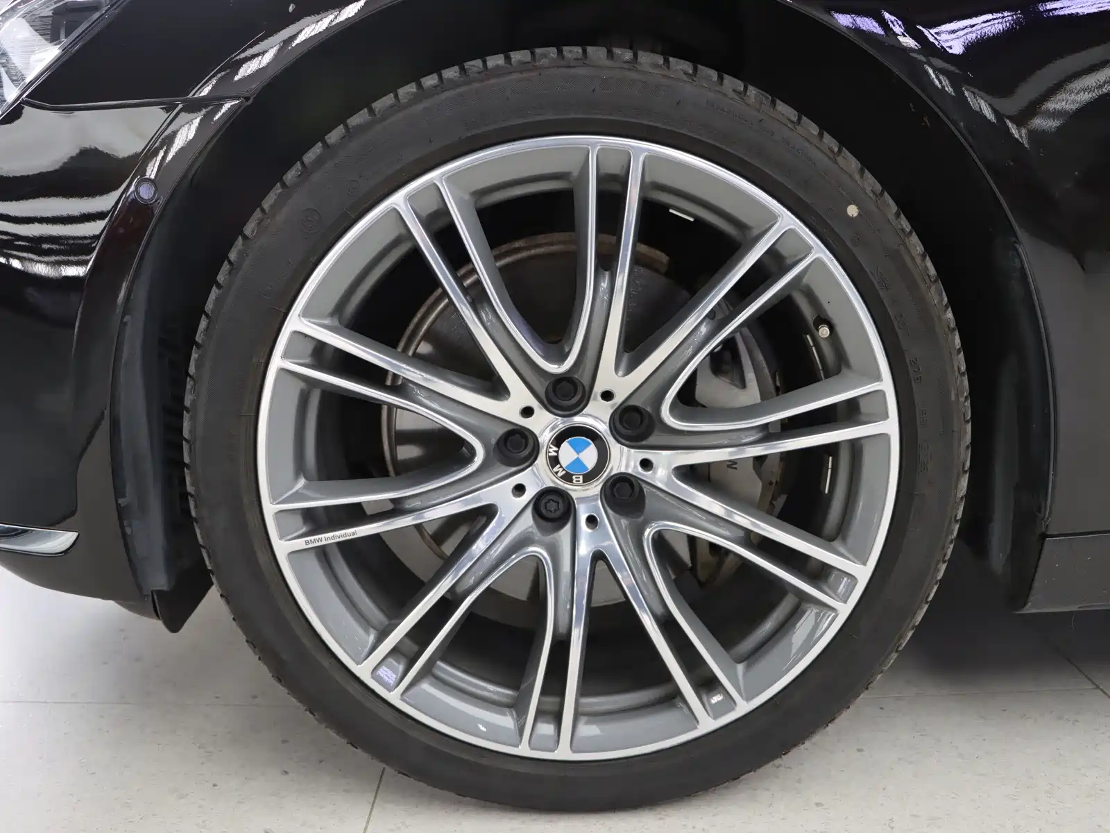 Фото 9 - BMW 7 Series