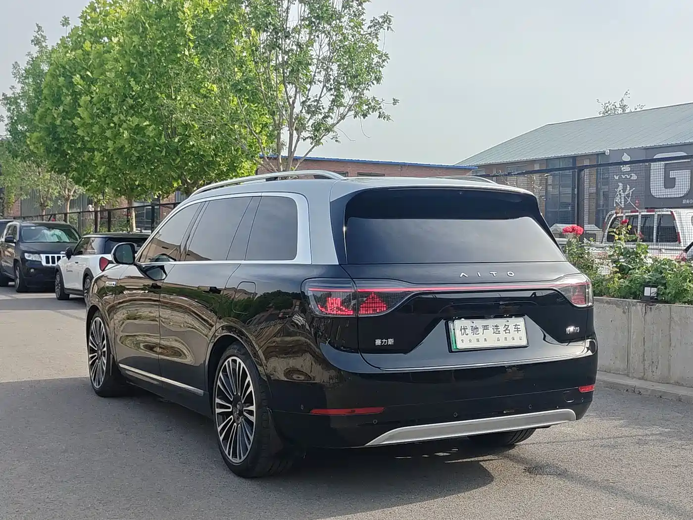 AITO Wenjie AITO M9 2024 Range Extender Ultra 52kWh 6-seater фото 9