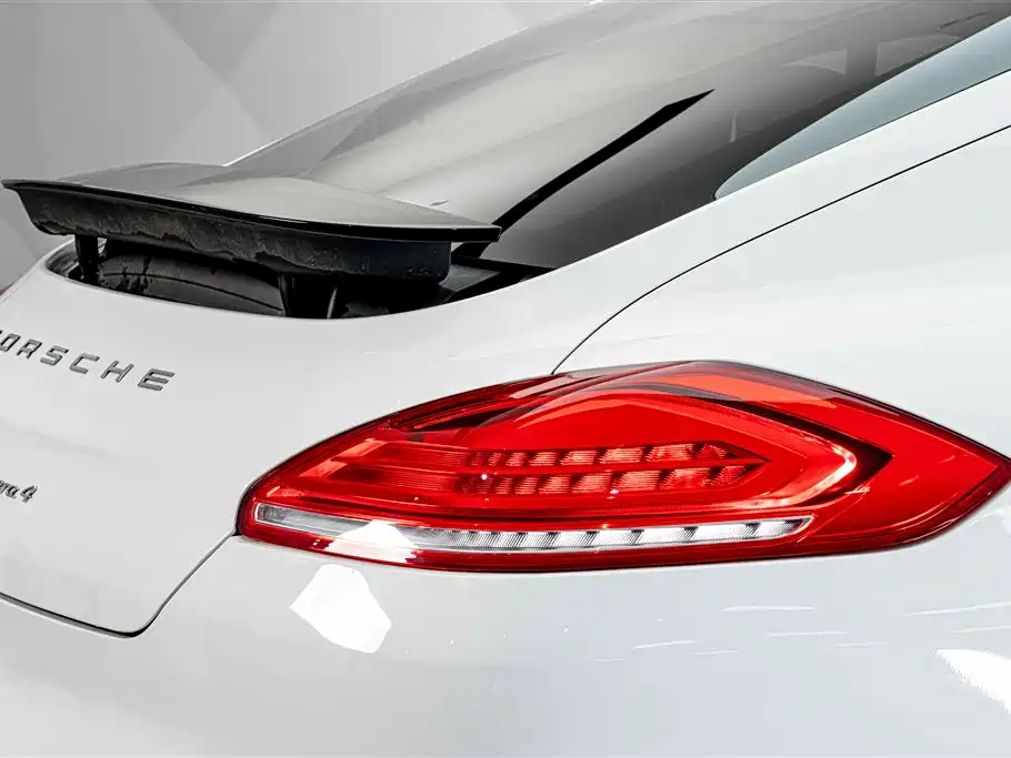 Porsche Panamera 2014 Panamera 4 3.0T фото 8