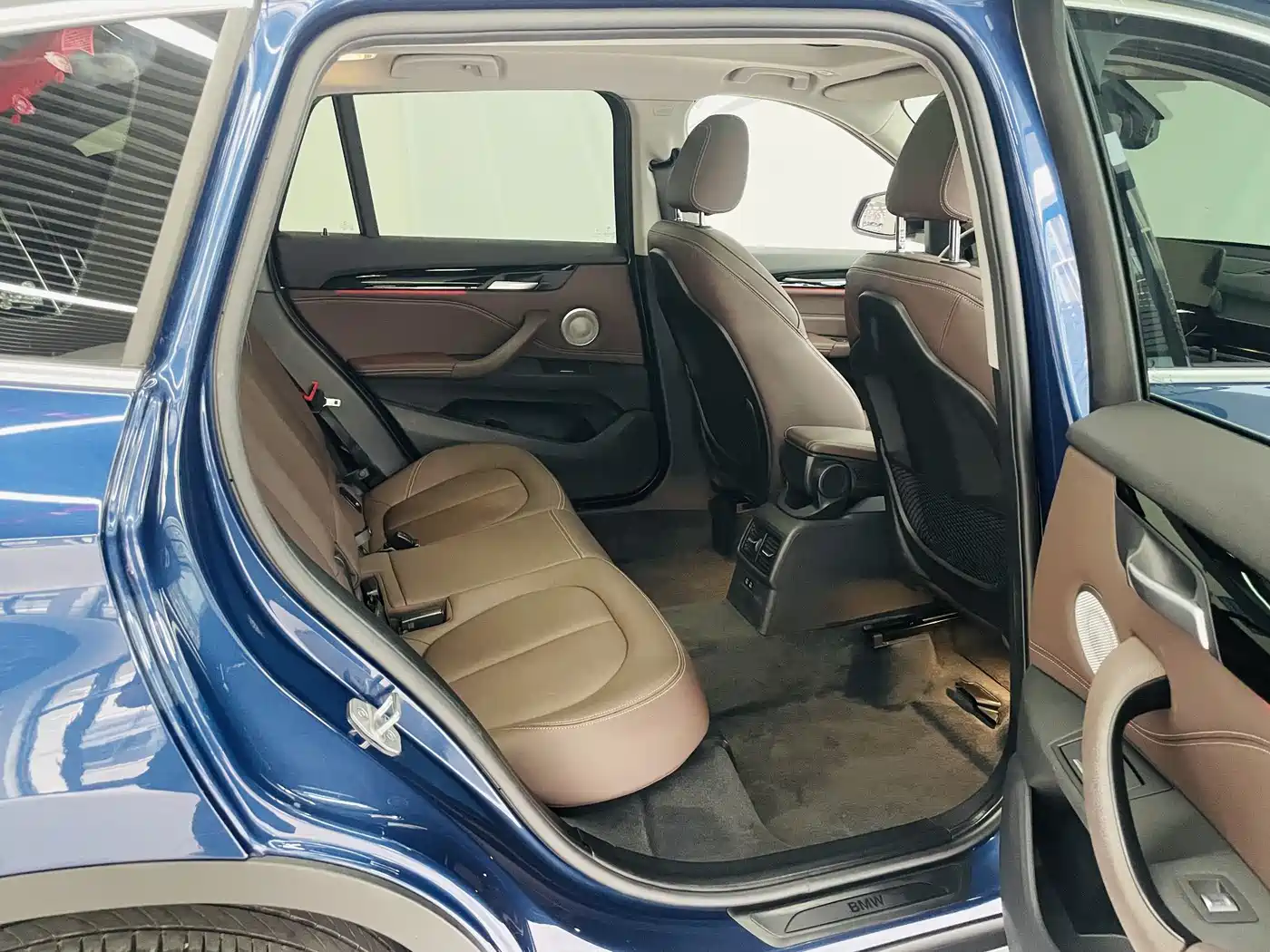BMW X1 2022 sDrive25Li Leading фото 13